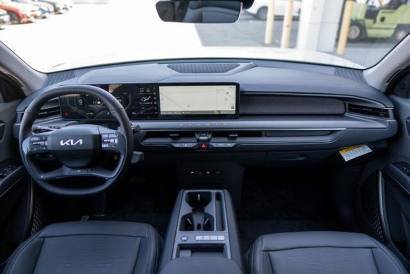 New 2026 Kia EV9 Light Long RangeImage 17