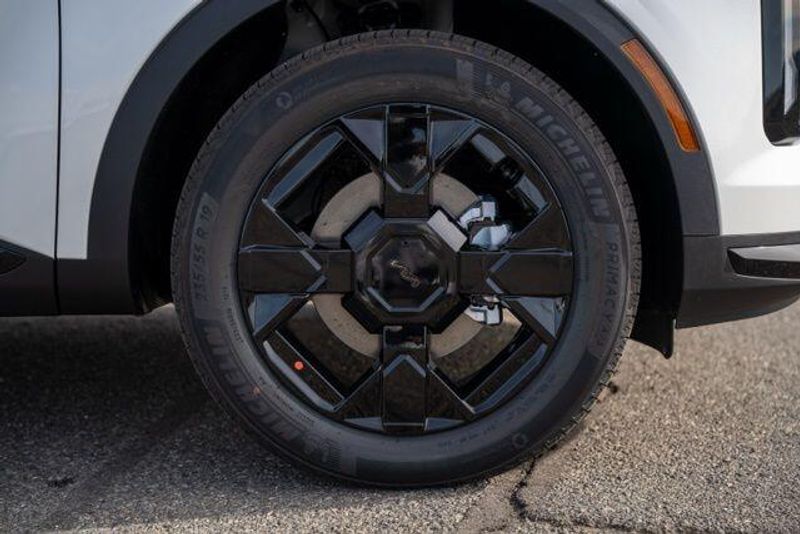 New 2026 Kia Sportage Plug-In Hybrid X-LineImage 9