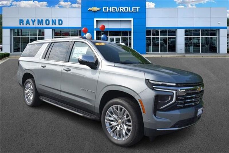 New 2025 Chevrolet Suburban PremierImage 1