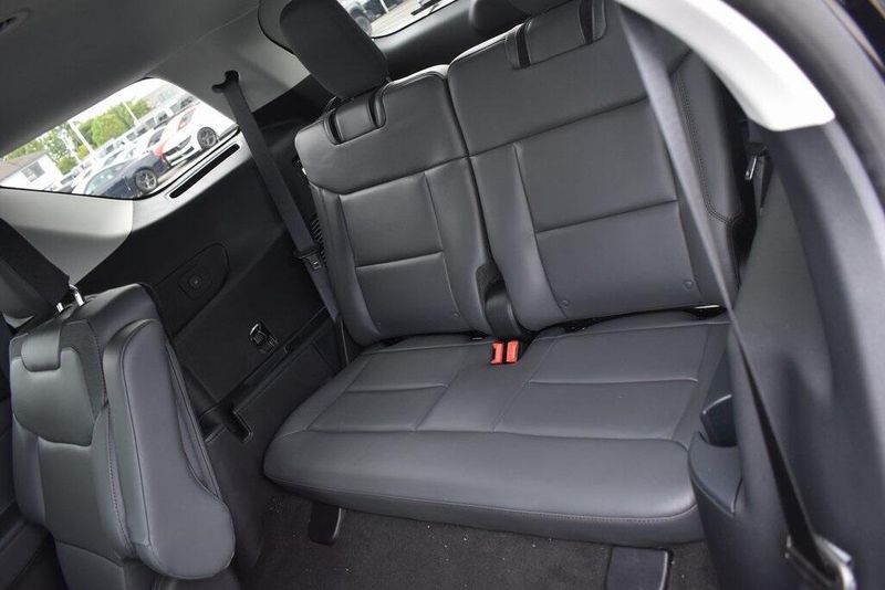 New 2025 Ford Explorer ActiveImage 8