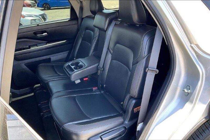 Used 2025 Nissan Pathfinder SLImage 25