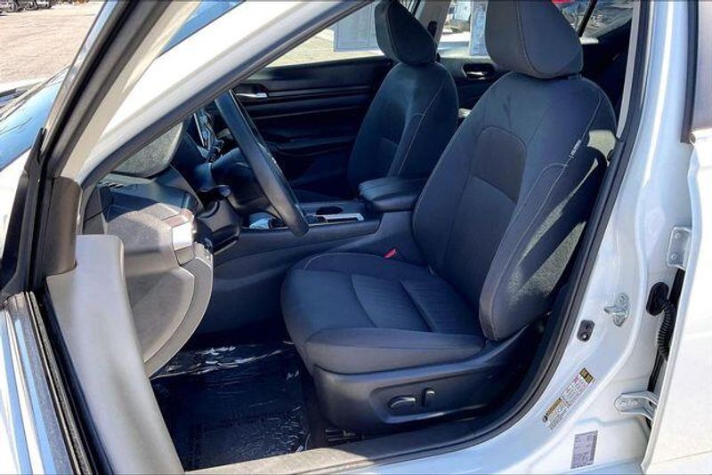 Used 2025 Nissan Altima 2.5 SVImage 24