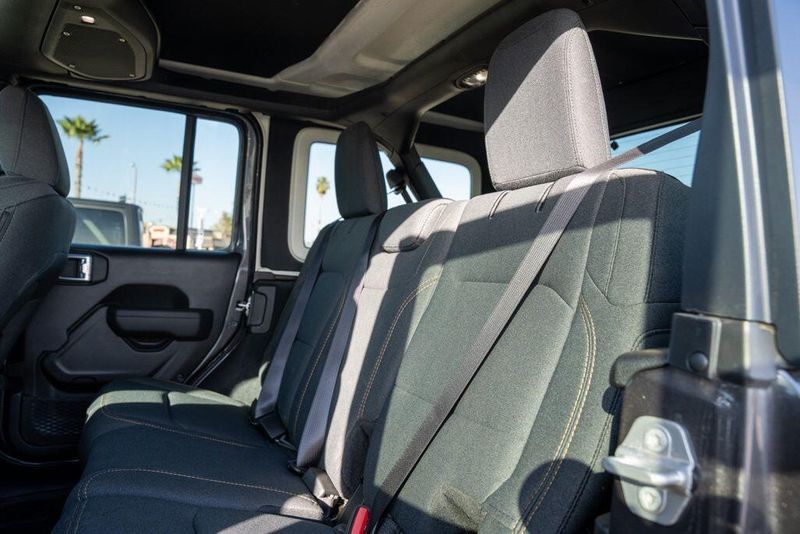 Used 2025 Jeep Wrangler Sport SImage 15