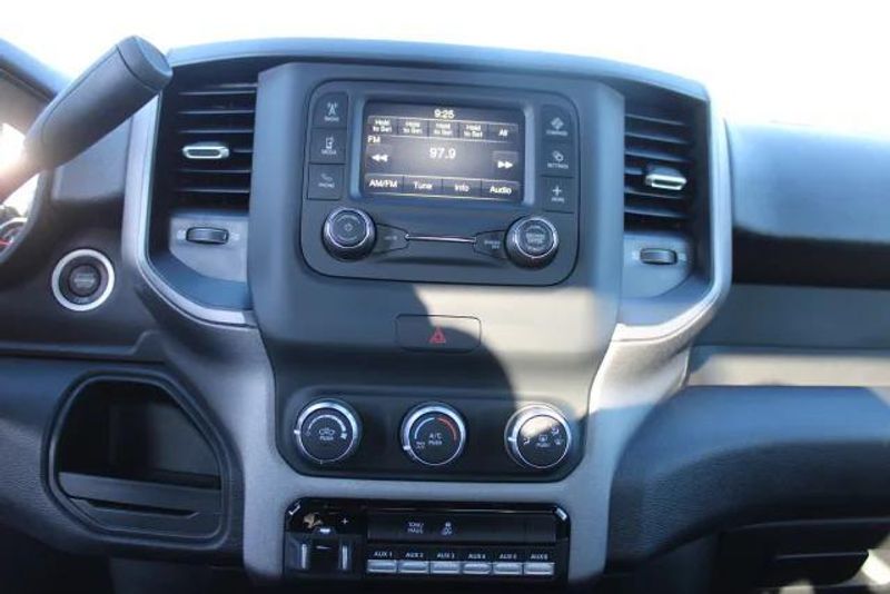 2023 RAM 3500 Chassis Cab Tradesman/SLTImage 22