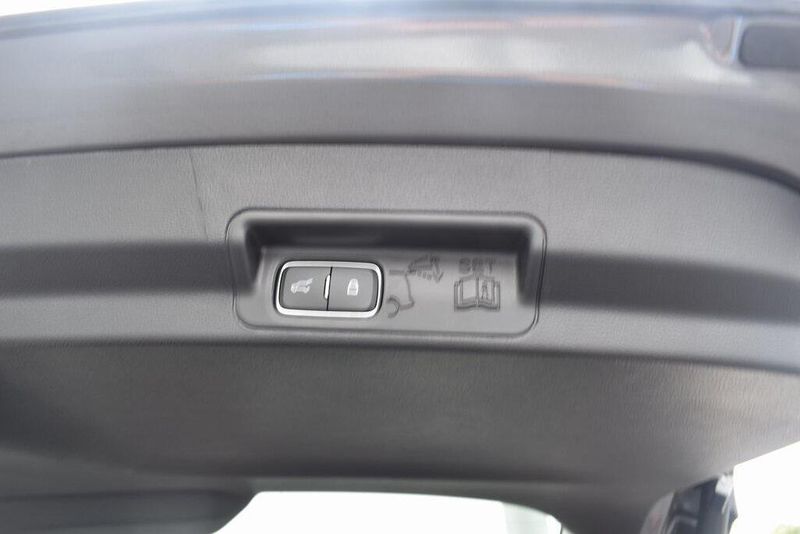 New 2025 Ford Explorer ActiveImage 6