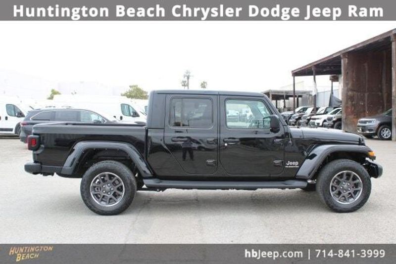 2022 Jeep Gladiator OverlandImage 3