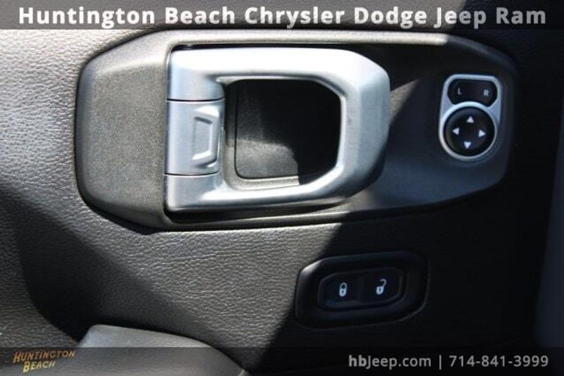 2020 Jeep Wrangler Unlimited SaharaImage 14