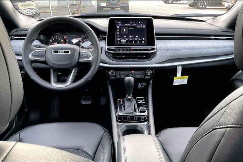 New 2026 Jeep Compass Latitude 4x4Image 4