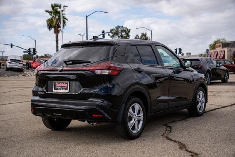 Used 2024 Nissan Kicks SImage 7