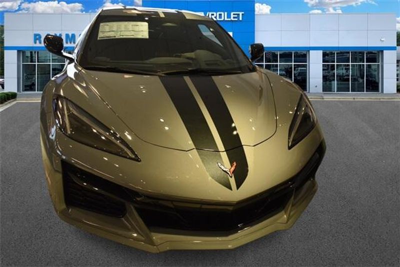 2025 Chevrolet Corvette E-RayImage 8