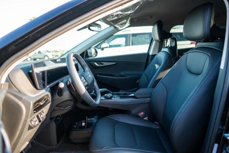 2025 Kia EV6 WindImage 11