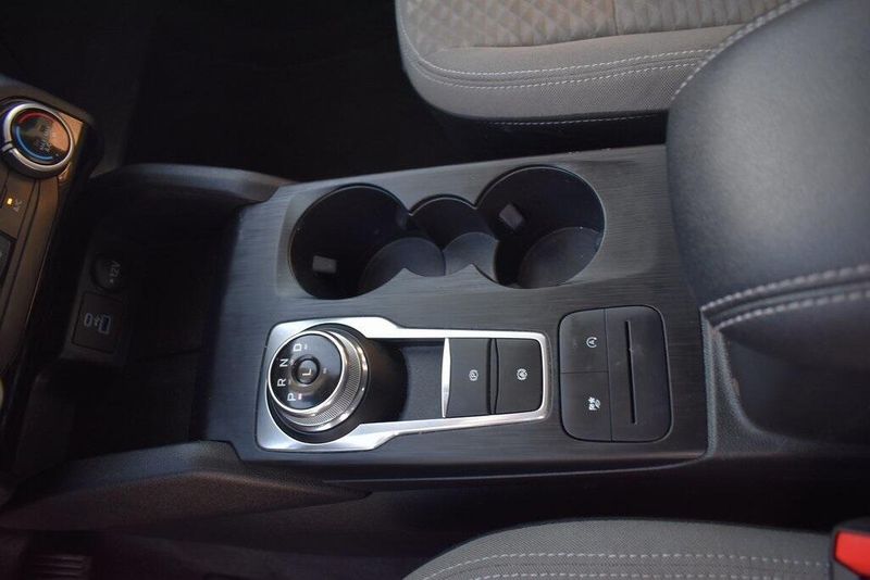 2022 Ford Escape SEImage 14