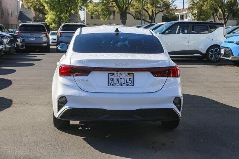 2024 Kia Forte LXSImage 9