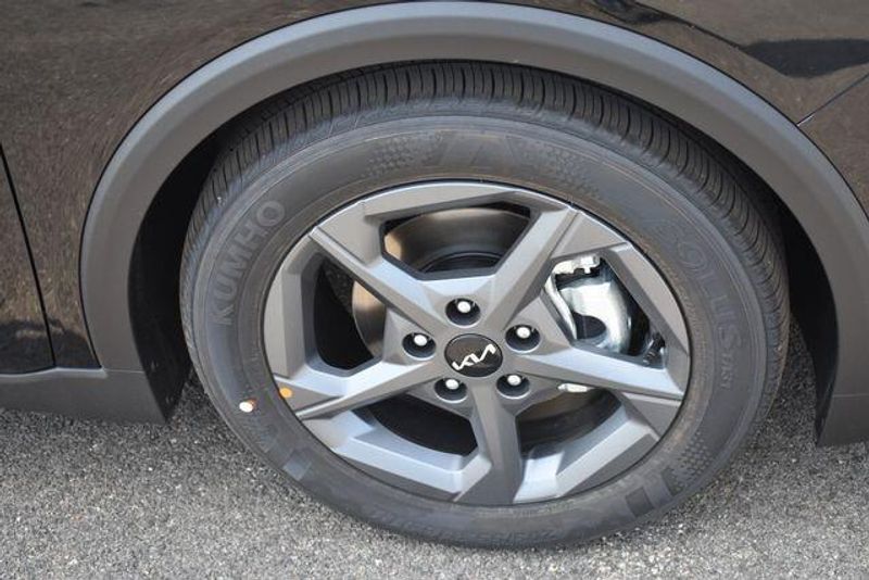 New 2026 Kia K4 LXSImage 12