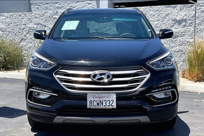 Used 2018 Hyundai Santa Fe Sport 2.4 BaseImage 2
