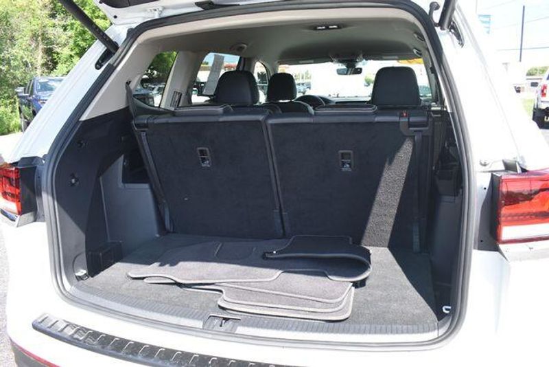 Used 2024 Volkswagen Atlas 2.0T SE w/TechnologyImage 18