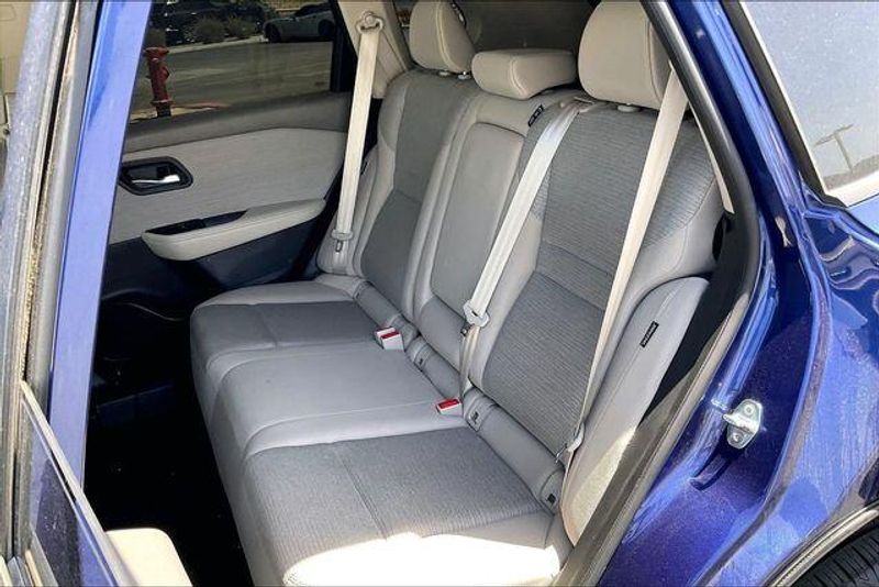 Used 2023 Nissan Rogue SVImage 25
