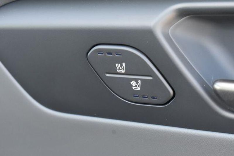 New 2026 Kia EV9 WindImage 16