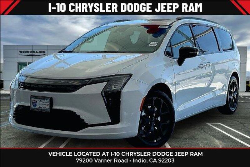 New 2027 Chrysler Pacifica LimitedImage 1