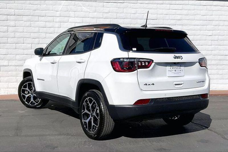 Used 2025 Jeep Compass LimitedImage 10