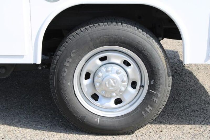 2024 RAM 2500 Tradesman Regular Cab Harbor BodyImage 7