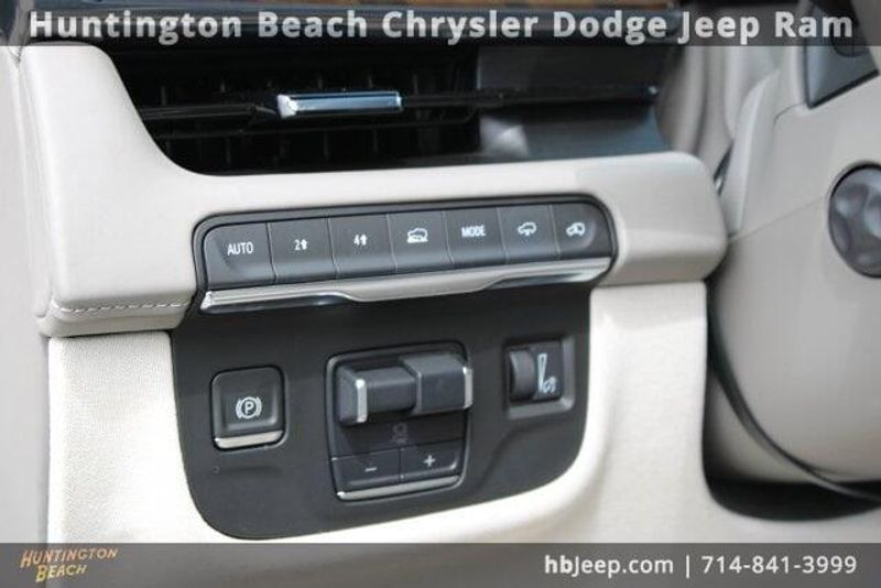 2023 Cadillac Escalade Sport PlatinumImage 16