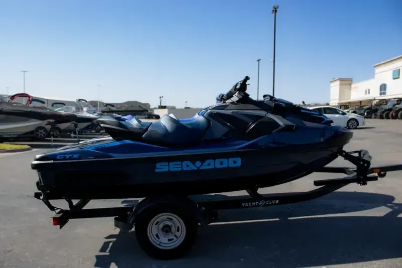 2025 SEADOO GTX 230 WITH SOUND SYSTEM IDF BLUE ABYSS AND GULFSTREAM BLUE 