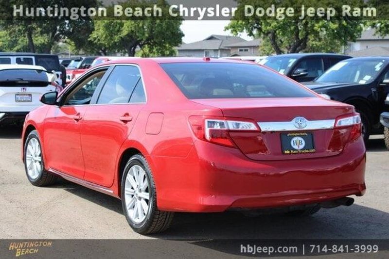 2014 Toyota Camry XLEImage 3