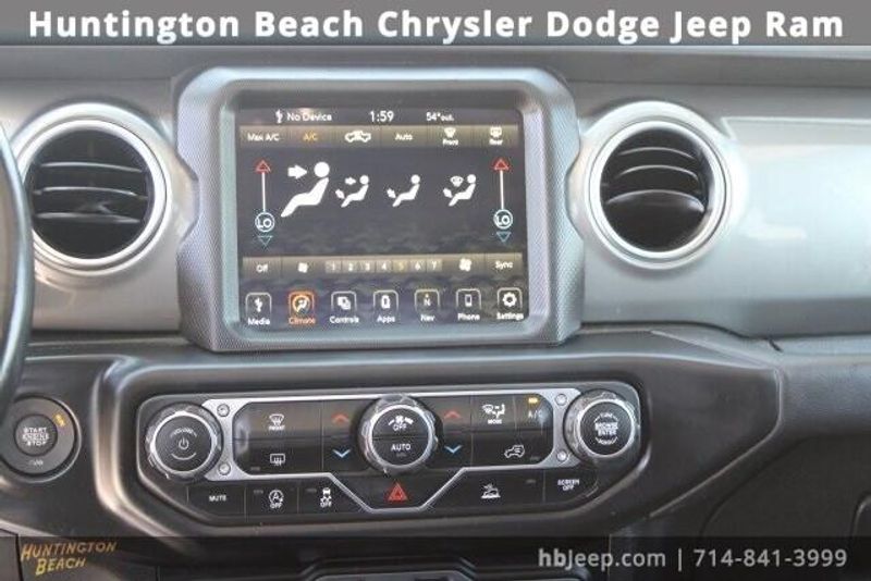 2022 Jeep Gladiator OverlandImage 21
