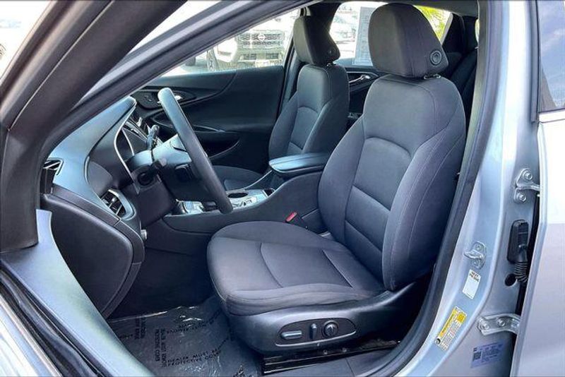 Used 2022 Chevrolet Malibu LTImage 24