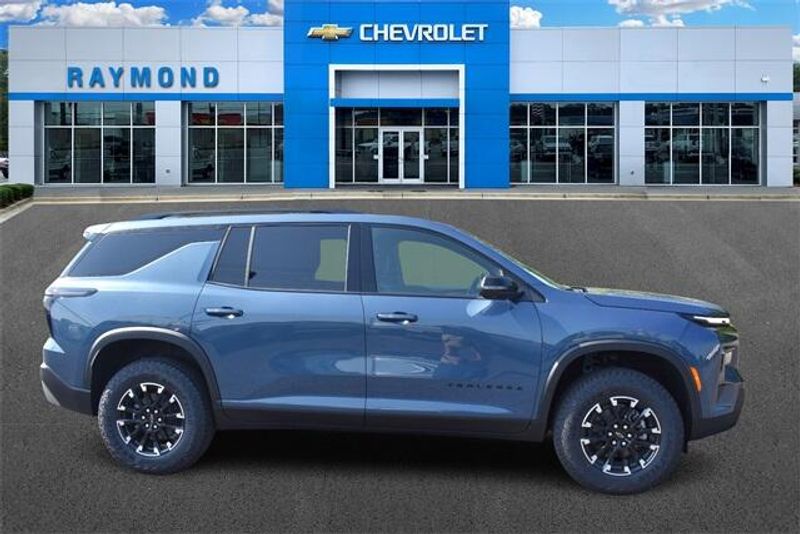 New 2025 Chevrolet Traverse Z71Image 2