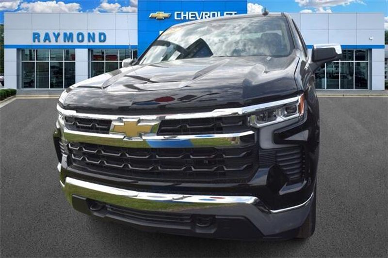 2025 Chevrolet Silverado 1500 LTImage 8