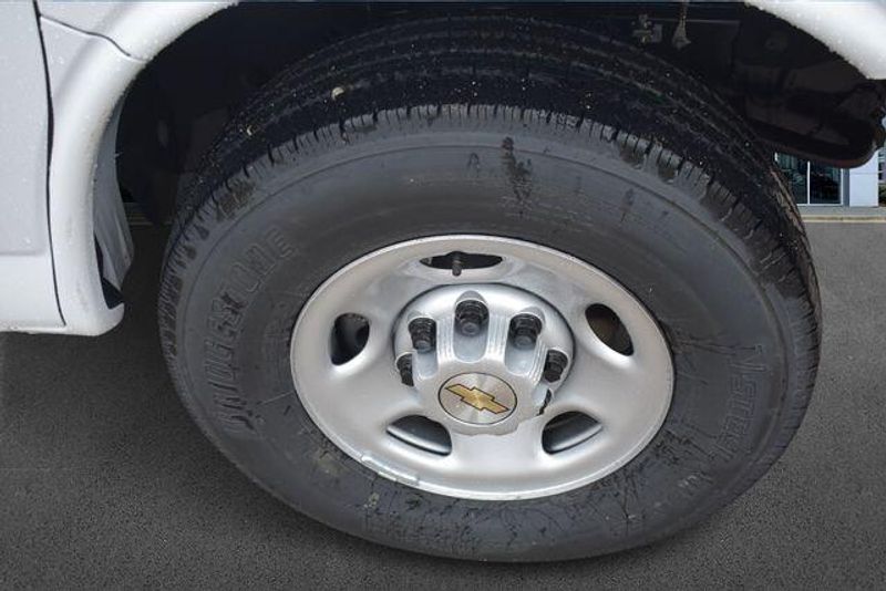 New 2025 Chevrolet Express 2500 Work VanImage 12