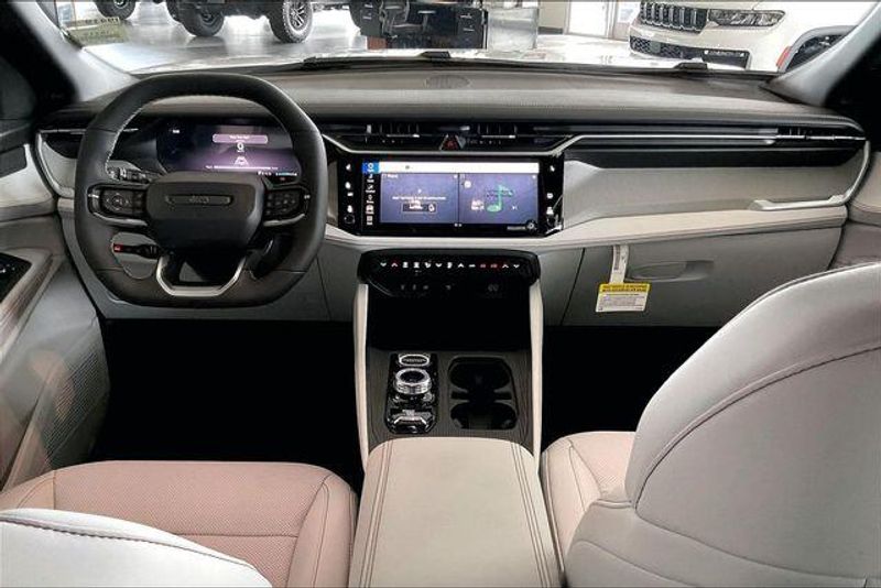 New 2026 Jeep Cherokee Limited 4x4Image 4