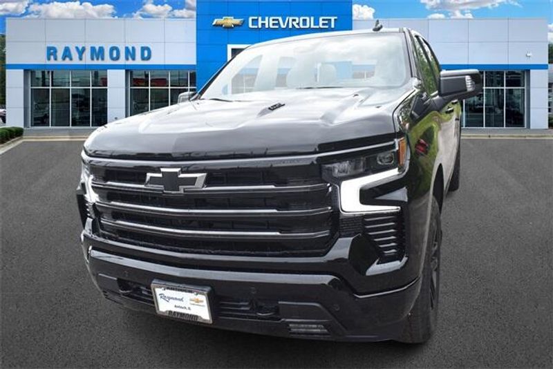 New 2025 Chevrolet Silverado 1500 High CountryImage 7