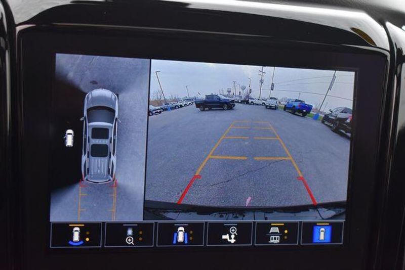 Used 2023 Chevrolet Traverse PremierImage 38