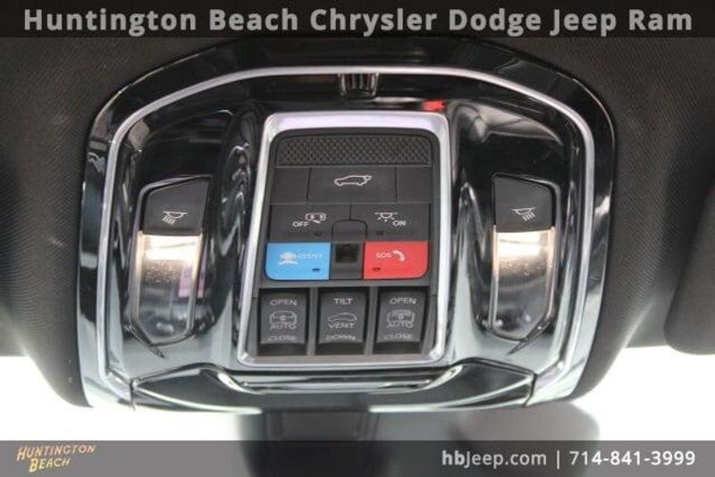2021 Jeep Grand Cherokee L OverlandImage 17
