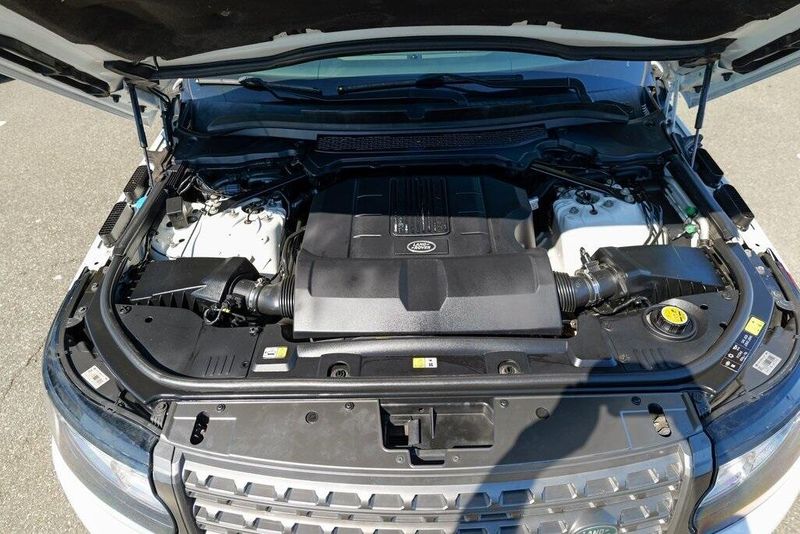 2016 Land Rover Range Rover SuperCharged photo 50