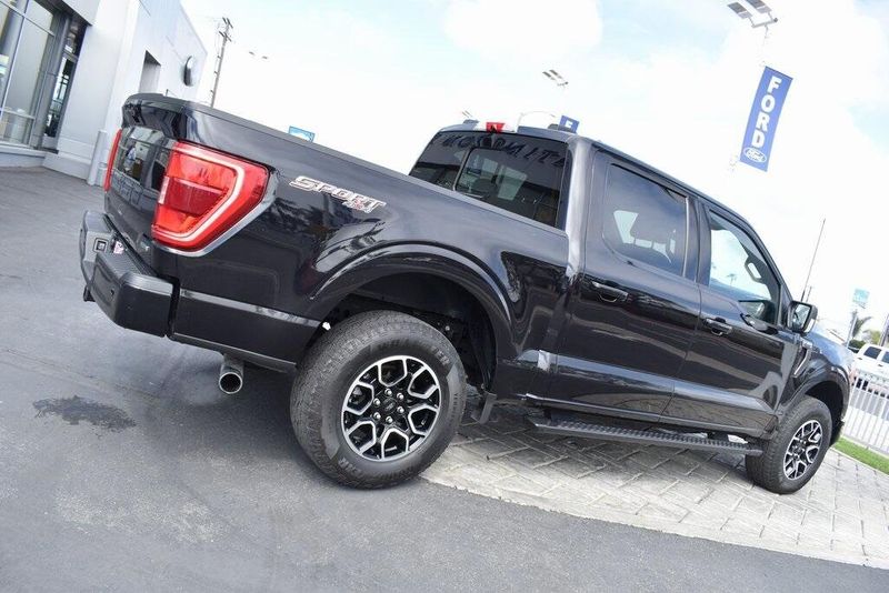 2022 Ford F-150 XLTImage 2