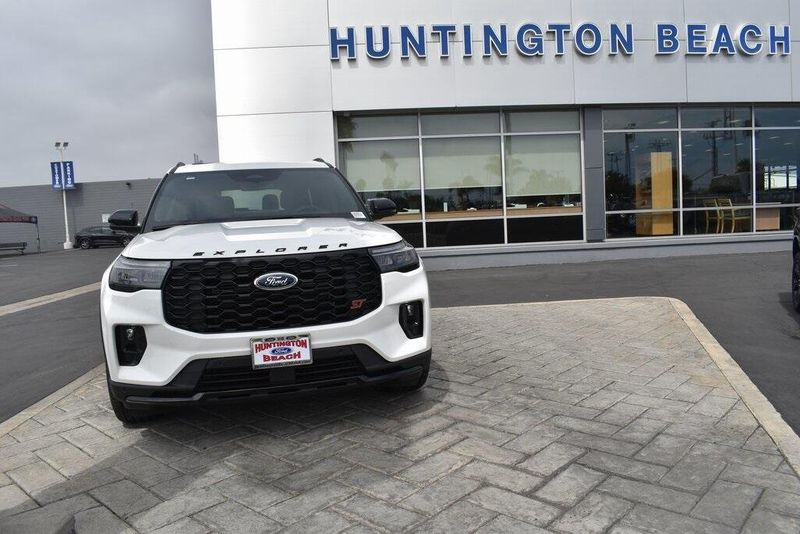 New 2025 Ford Explorer STImage 24
