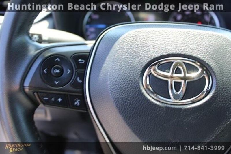 2022 Toyota RAV4 Hybrid SEImage 19