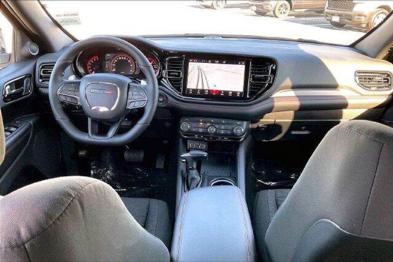 New 2027 Dodge Durango Gt Hemi V8 AwdImage 4