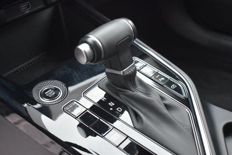 New 2025 Kia Niro EXImage 24