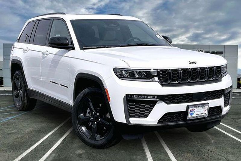 New 2026 Jeep Grand Cherokee Limited 4x2Image 14