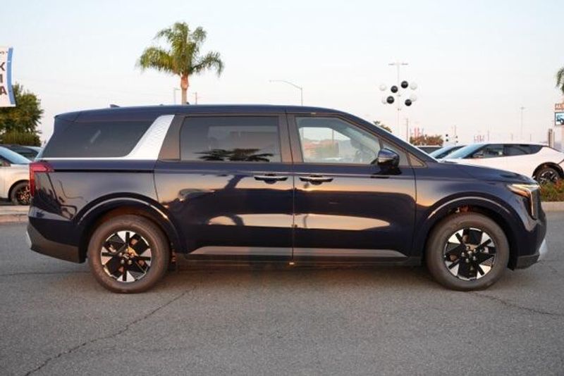 New 2026 Kia Carnival Hybrid LXSImage 8