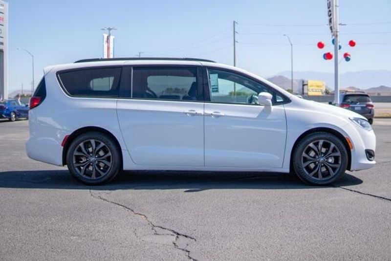 2019 Chrysler Pacifica Touring L PlusImage 8