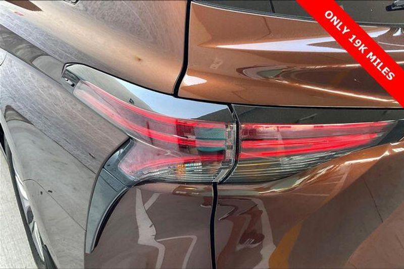 Used 2022 Toyota Sienna LEImage 28