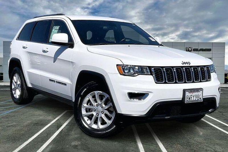 Used 2021 Jeep Grand Cherokee Laredo XImage 12