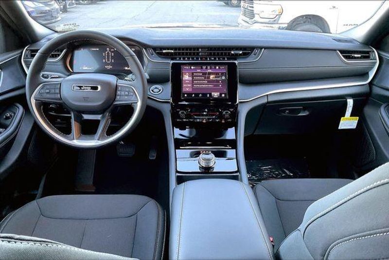 New 2025 Jeep Grand Cherokee L Laredo X 4x2Image 4