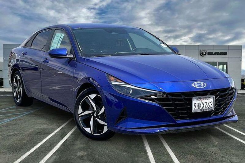 Used 2023 Hyundai Elantra SELImage 12